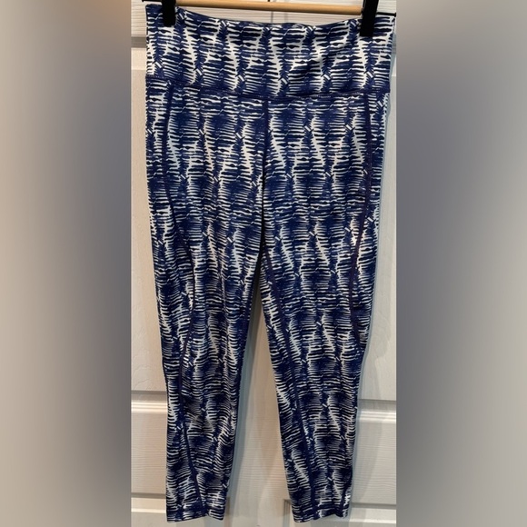 Vineyard Vines Pants - Vineyard Vines Womens Leggings Performance Capri Blue & White Pattern Size Small